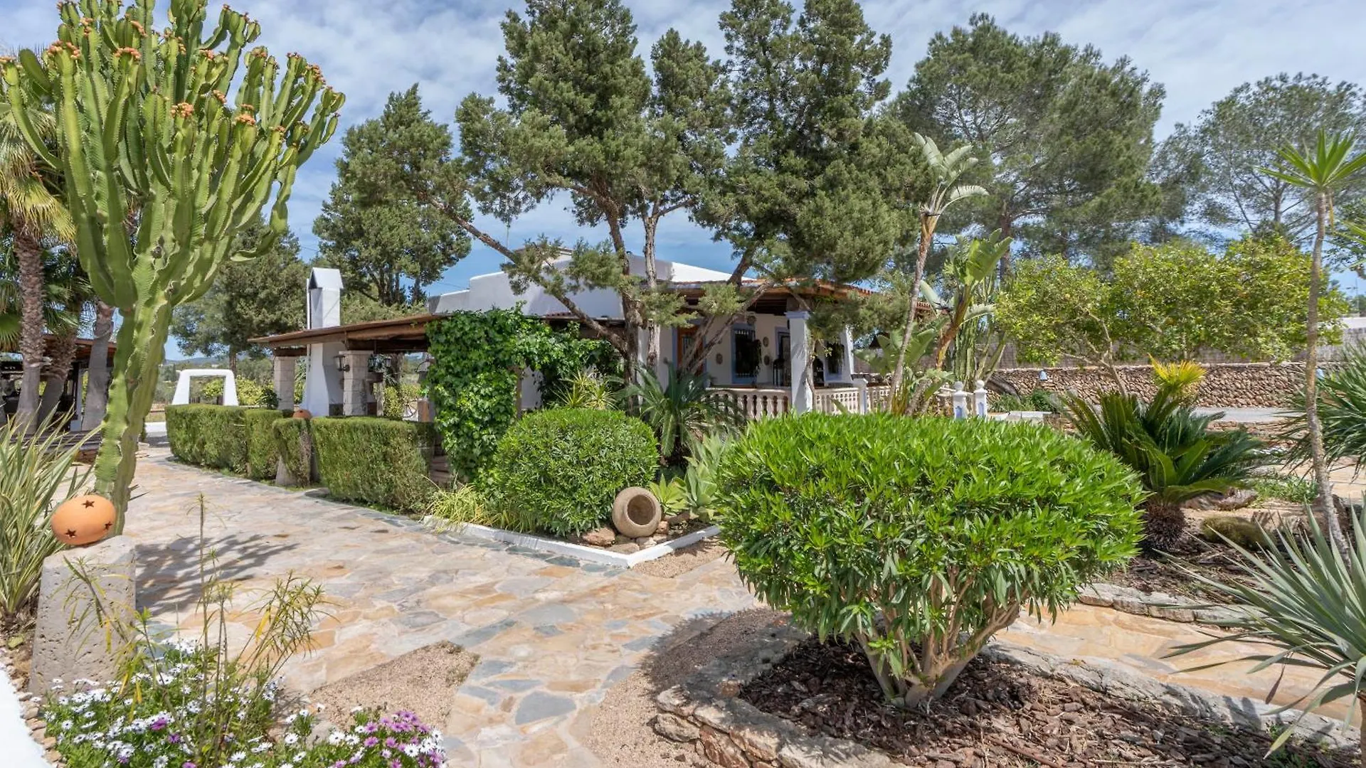 Villa Can Cardona Montecristo